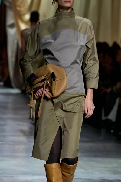 Look 38